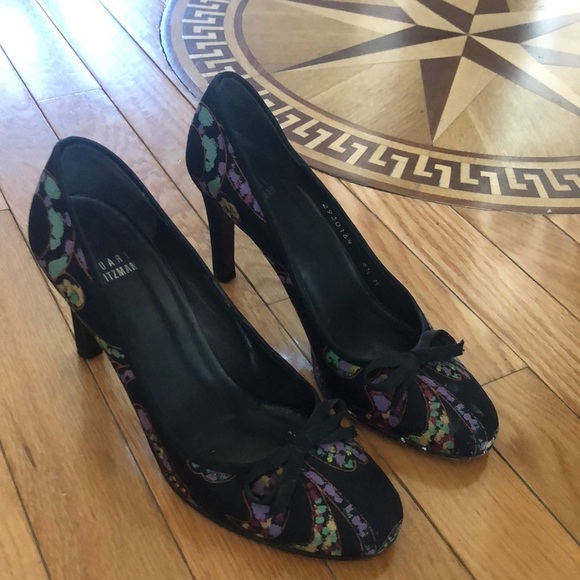 Stuart Weitzman Round toe heels with pattern - Picture 2 of 5
